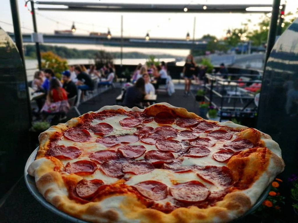 RIVA Bar & Bistro