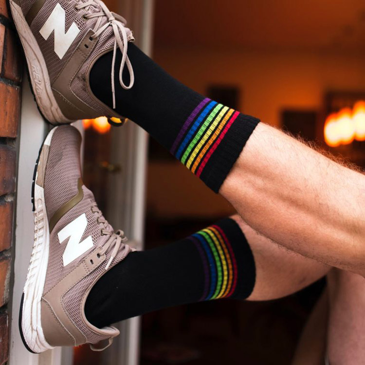 Tak prečo nedarovať nejaké štýlové a ešte aj slovenské? Fusakle predstavili svoju PRIDE kolekciu