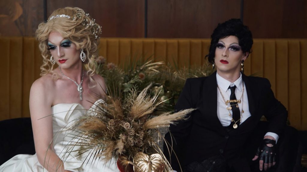 Nevesta a ženích v dragu, Action Sisters zverejnili svadobné fotky