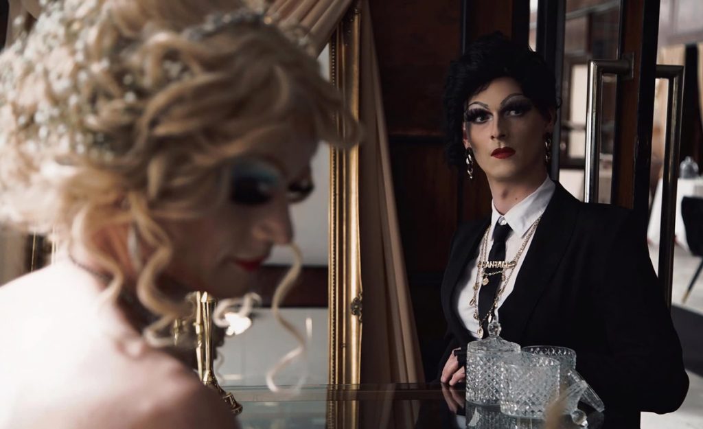 Nevesta a ženích v dragu, Action Sisters zverejnili svadobné fotky