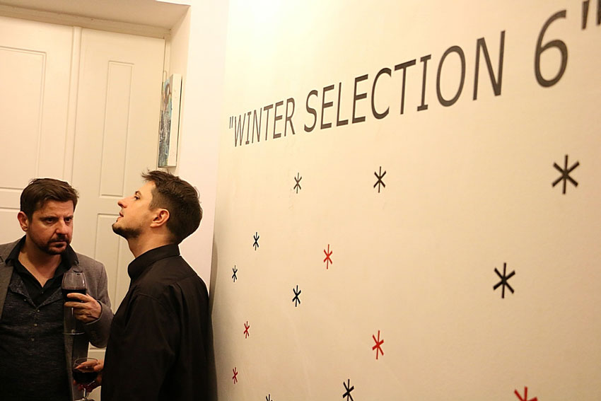 Režisér a kunsthistorik tvoria pár už takmer 10 rokov, vo vlastnom byte majú galériu