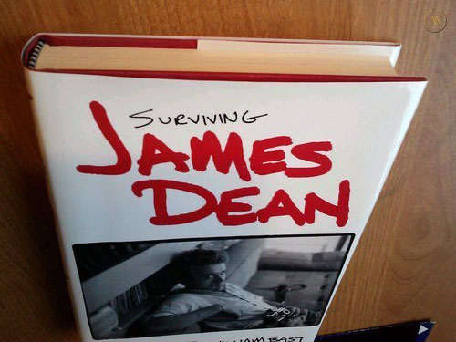 Rebel bez príčiny James Dean: Teplá ikona bez nálepky