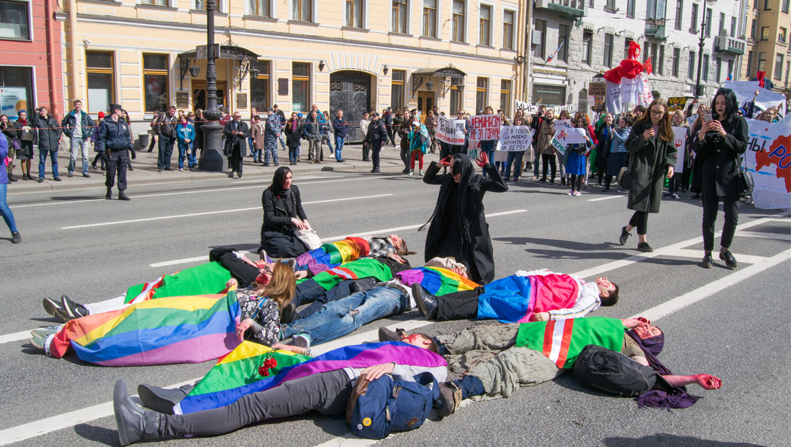 Hon na LGBTI+ ľudí v Čečensku je stále desivou realitou
