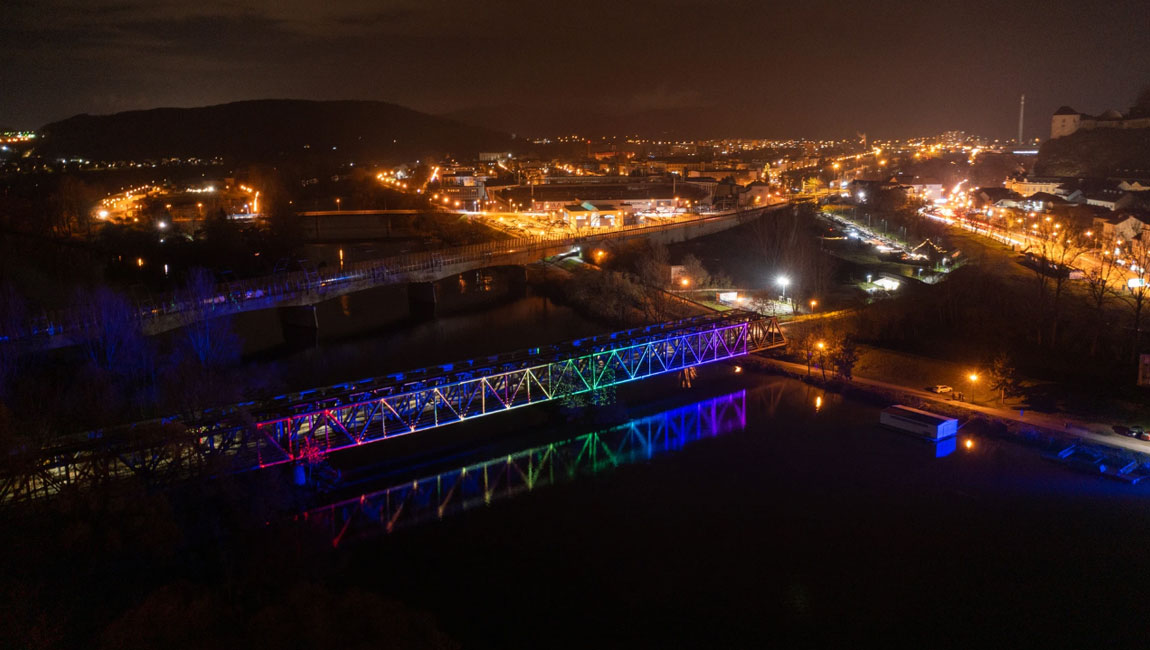 Dúhový most v Trenčíne ako súčasť Slovenskej Teplárne, do festivalu sa zapojili desiatky miest