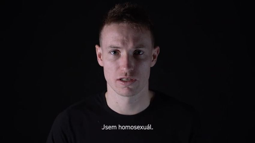 Český futbalový reprezentant otvorene: Som gej!