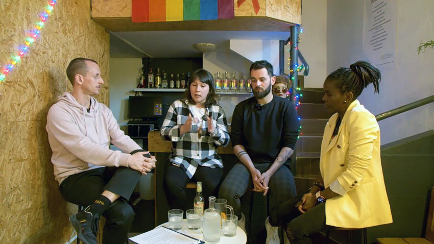 Ako sa žije LGBTI+ ľuďom v strednej Európe? Diskutovali sme o tom v Teplárni