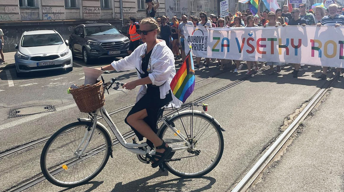 Príliš ľúbime? Príliš žijeme? Pýtala sa riaditeľka Dúhového PRIDU Bratislava