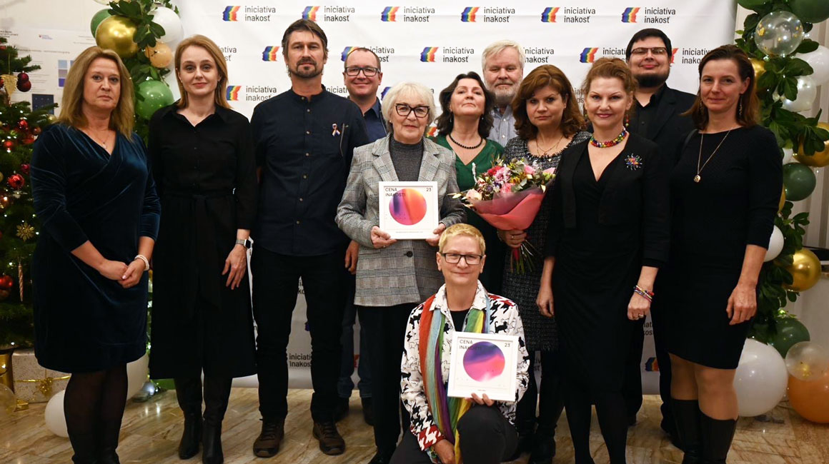 Ceny Inakosti 2023: Medzi ocenenými je Hana Fábry, spevák Vojtik aj združenie rodičov