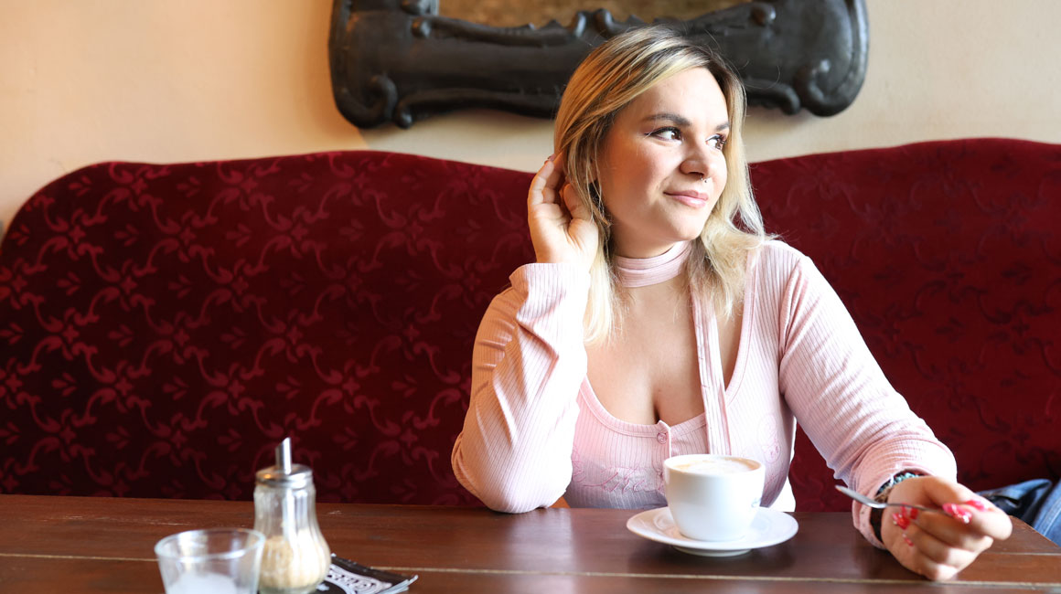 Bisexuálni ľudia určite nie sú zmätení, vieme, kto nás priťahuje, hovorí režisérka a DJ-ka Miriam